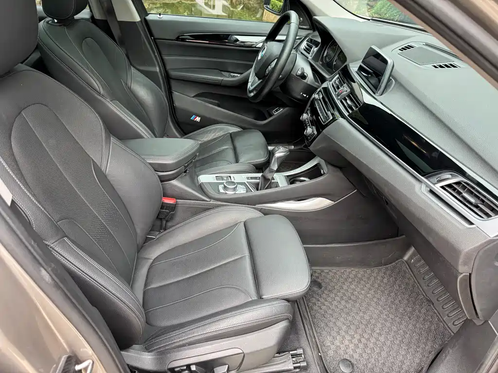BMW X1 2018 — фото 15