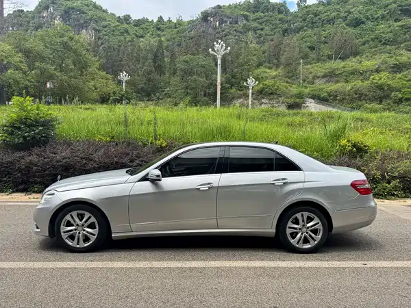 Mercedes-Benz E-Class 2010