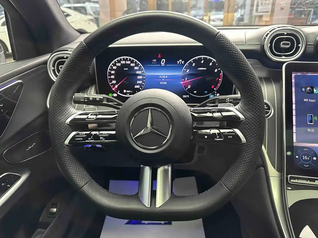 Mercedes-Benz GLC 2023