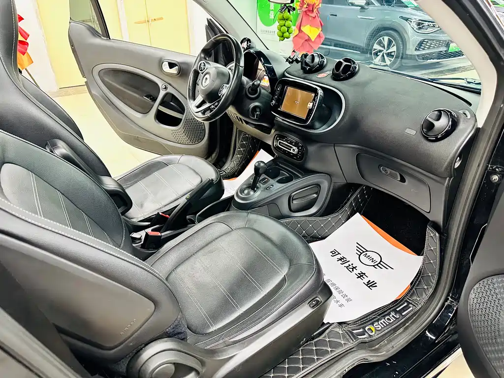 smart Fortwo 2017 — фото 17