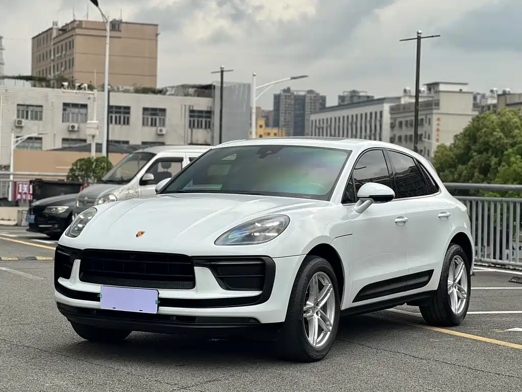 Porsche Macan 2023 — фото 1