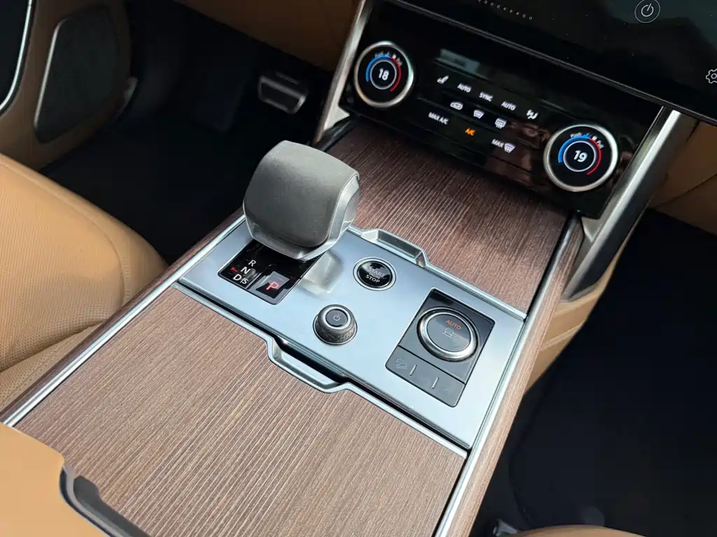 Land Rover Range Rover 2024 — фото 16