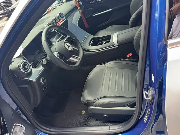 Mercedes-Benz C-Class 2025
