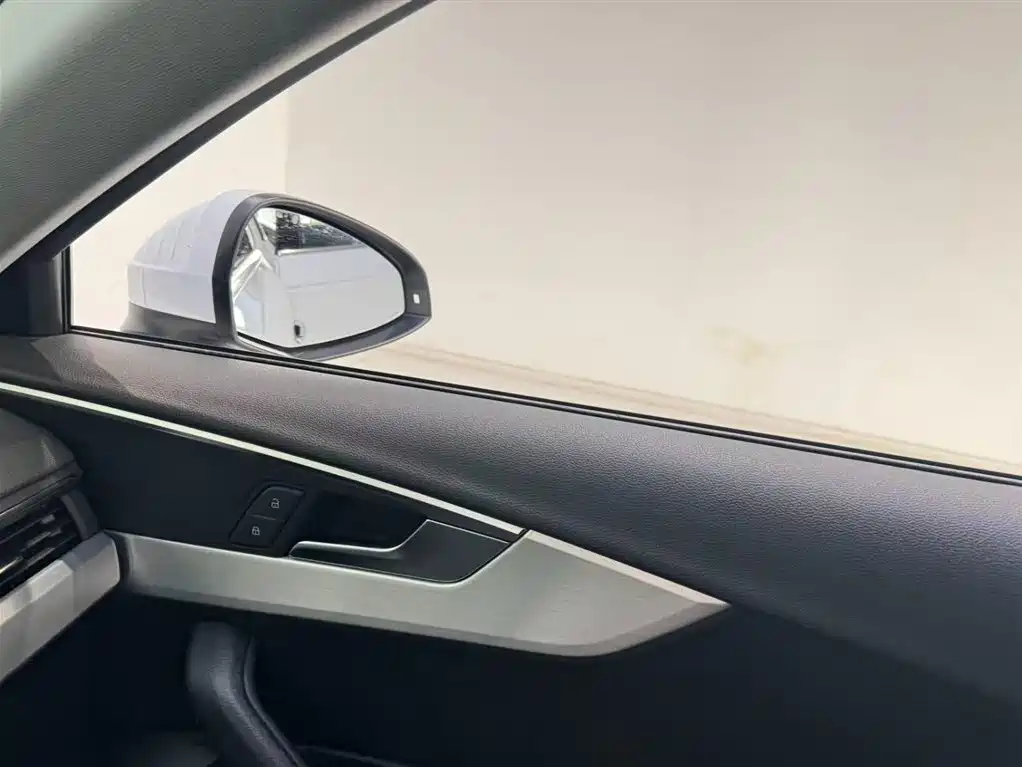 Audi A4L 2018 — фото 11