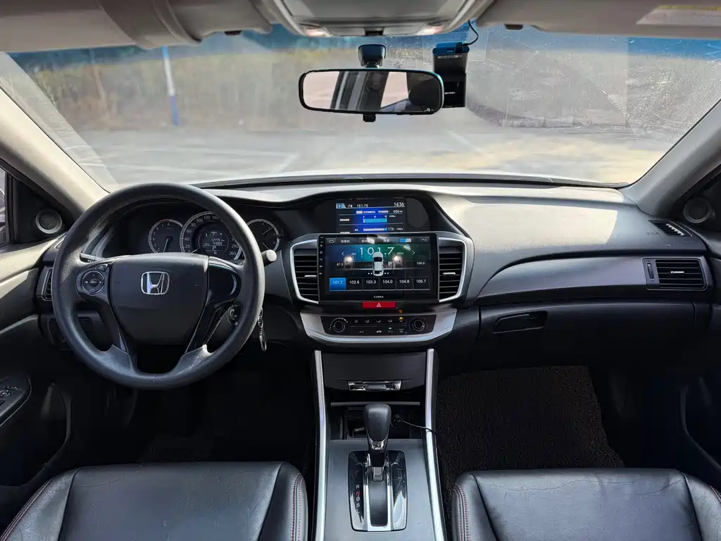 Honda Accord 2015 — фото 12