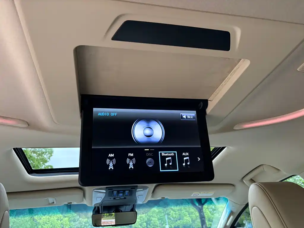 Toyota Alphard 2020 — фото 19