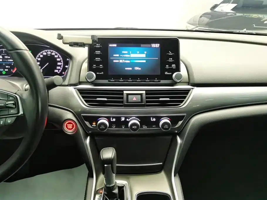 Honda Accord 2021 — фото 13