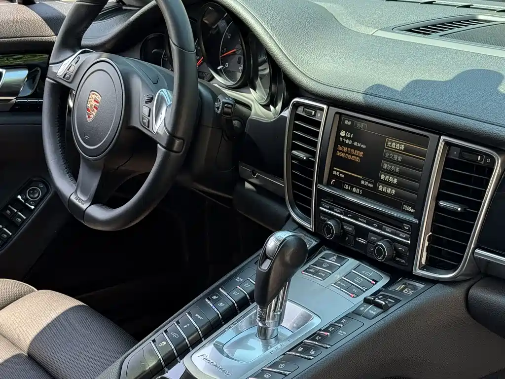 Porsche Panamera 2014 — фото 14