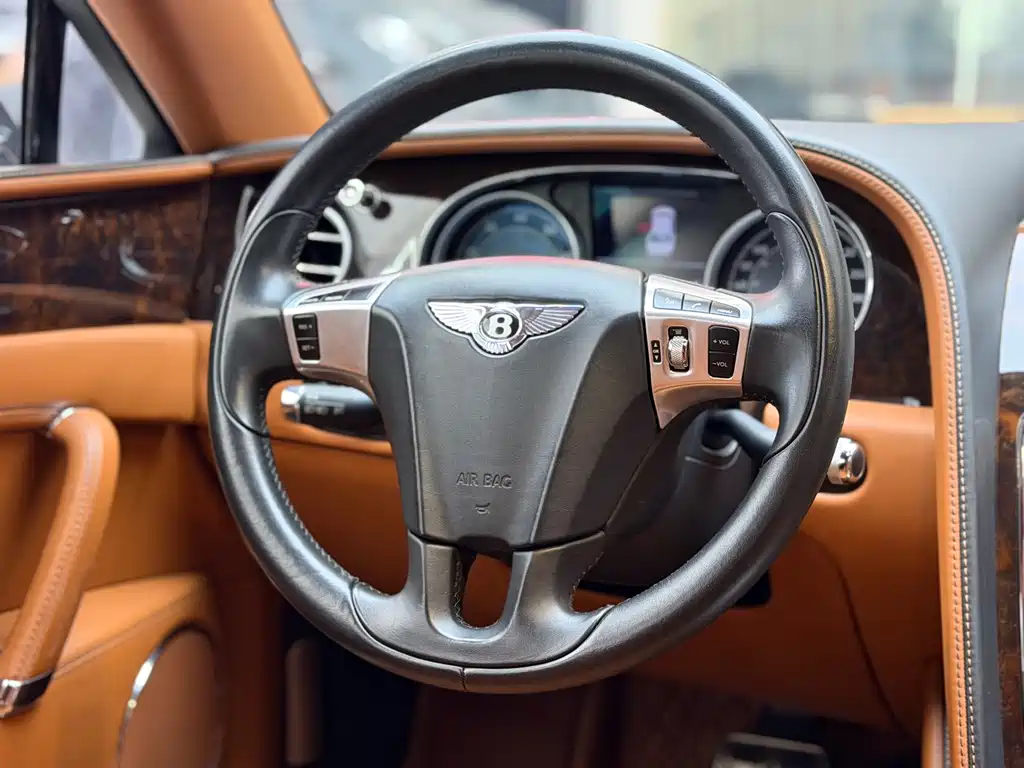 Bentley Flying Spur 2016 — фото 9