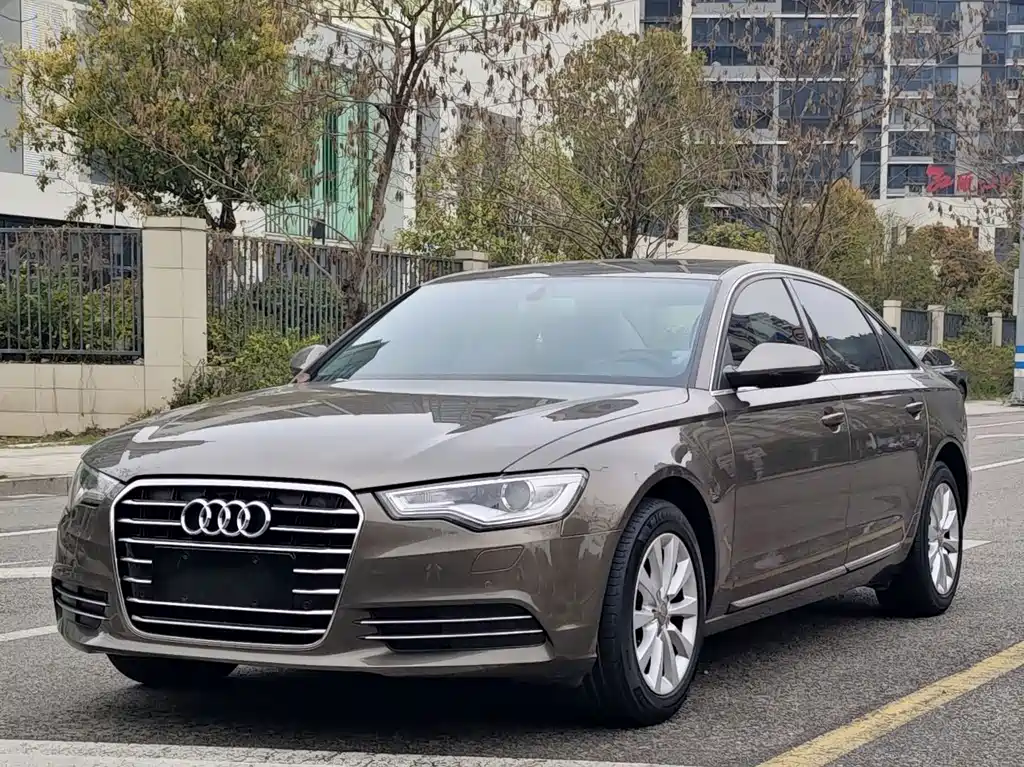 Audi A6L 2013 — фото 1