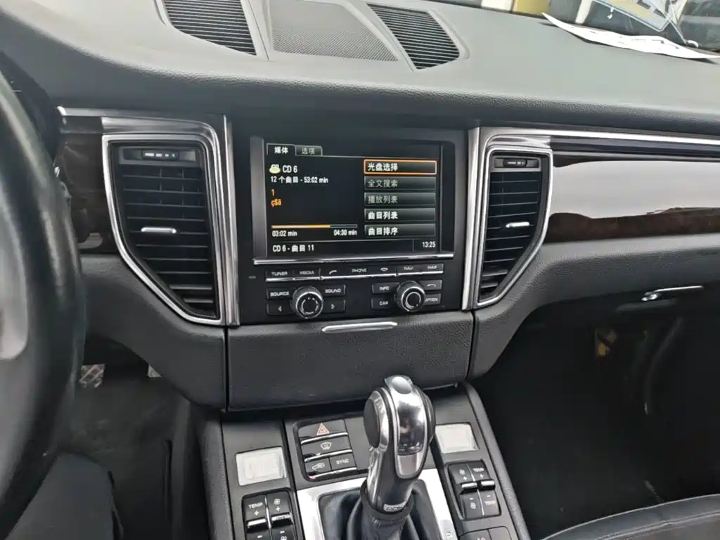 Porsche Macan 2015 — фото 13