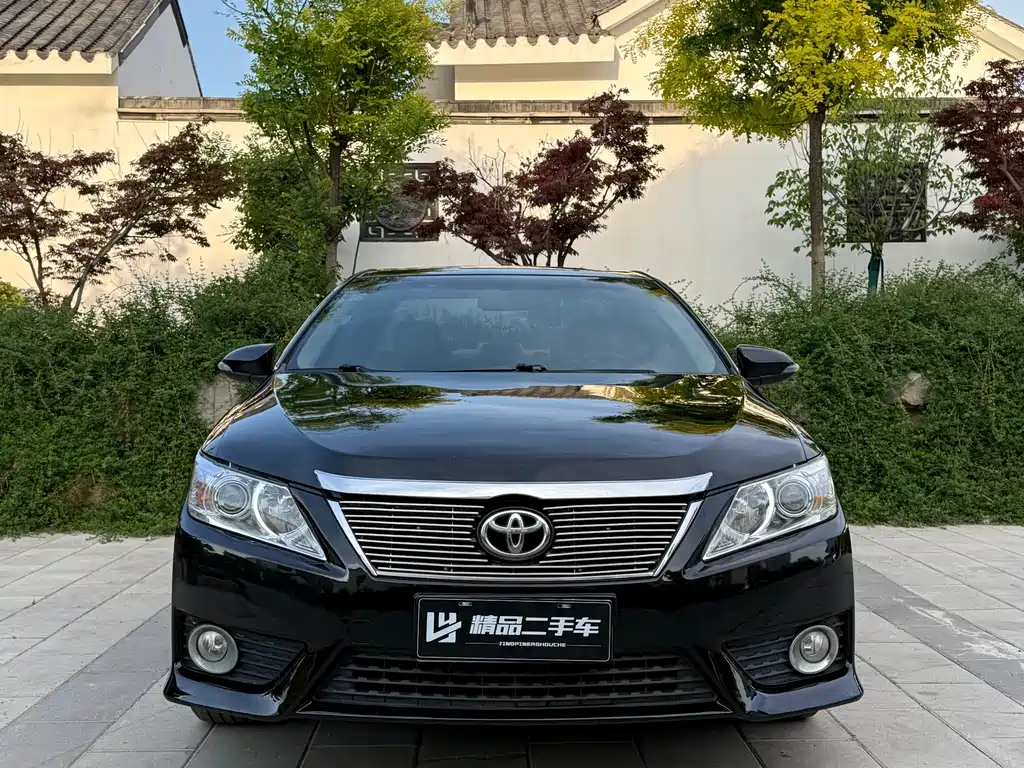 Toyota Camry 2012 — фото 2