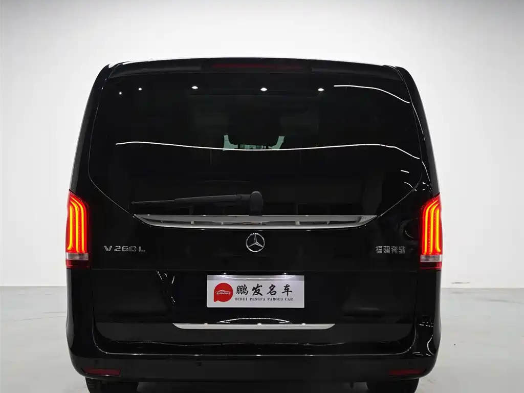 Mercedes-Benz V-Class 2023 — фото 21