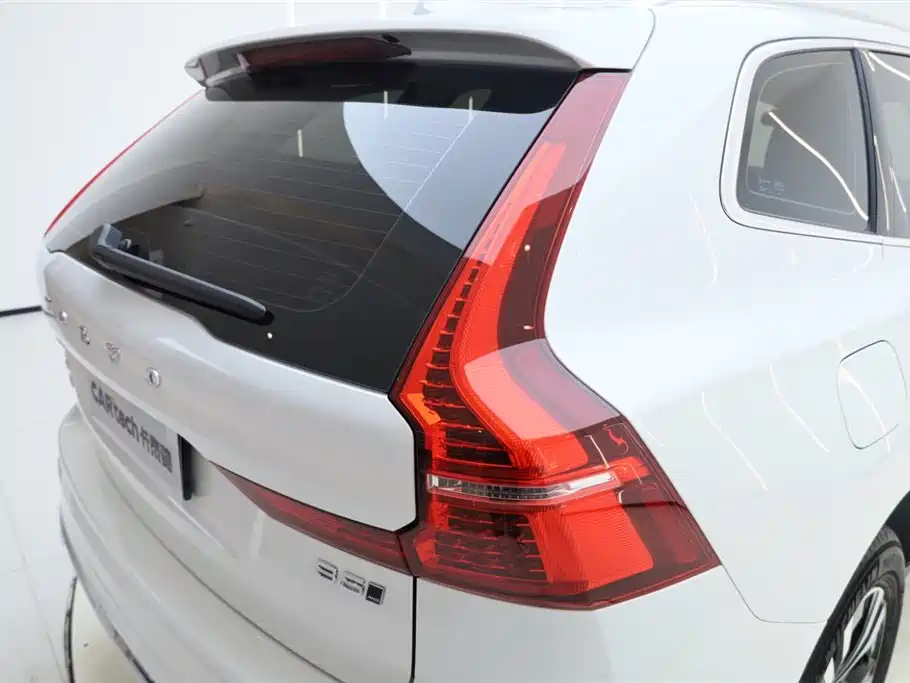 Volvo XC60 2024 — фото 10