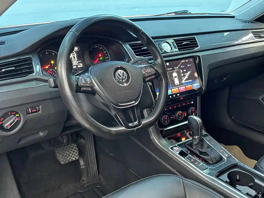 Volkswagen Passat 2017 — фото 8