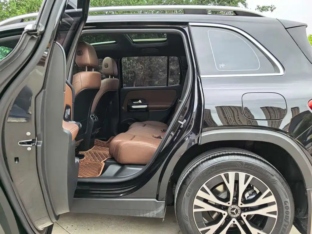 Mercedes-Benz GLB 2025 — фото 13