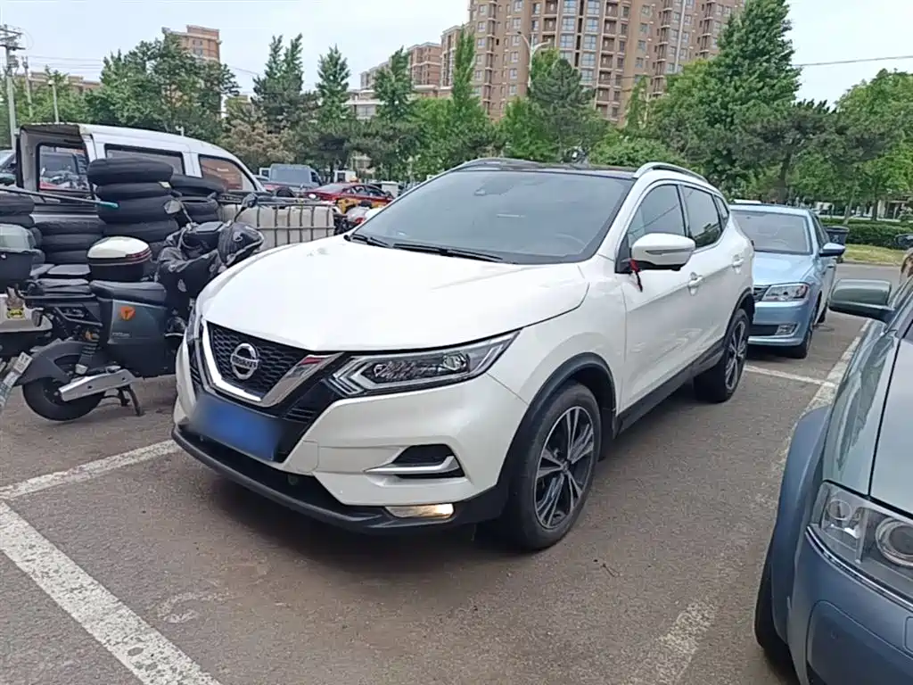 Nissan Qashqai 2022 — фото 1