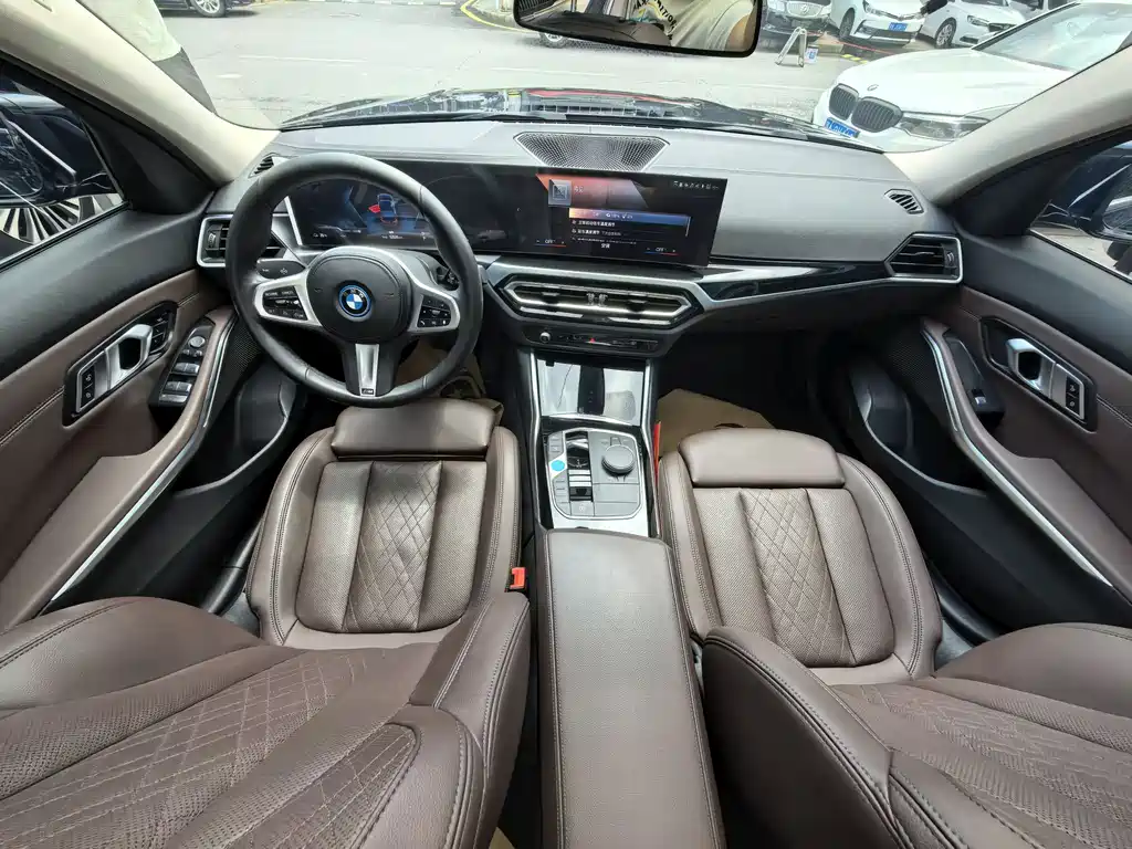 BMW i3 2023 — фото 12