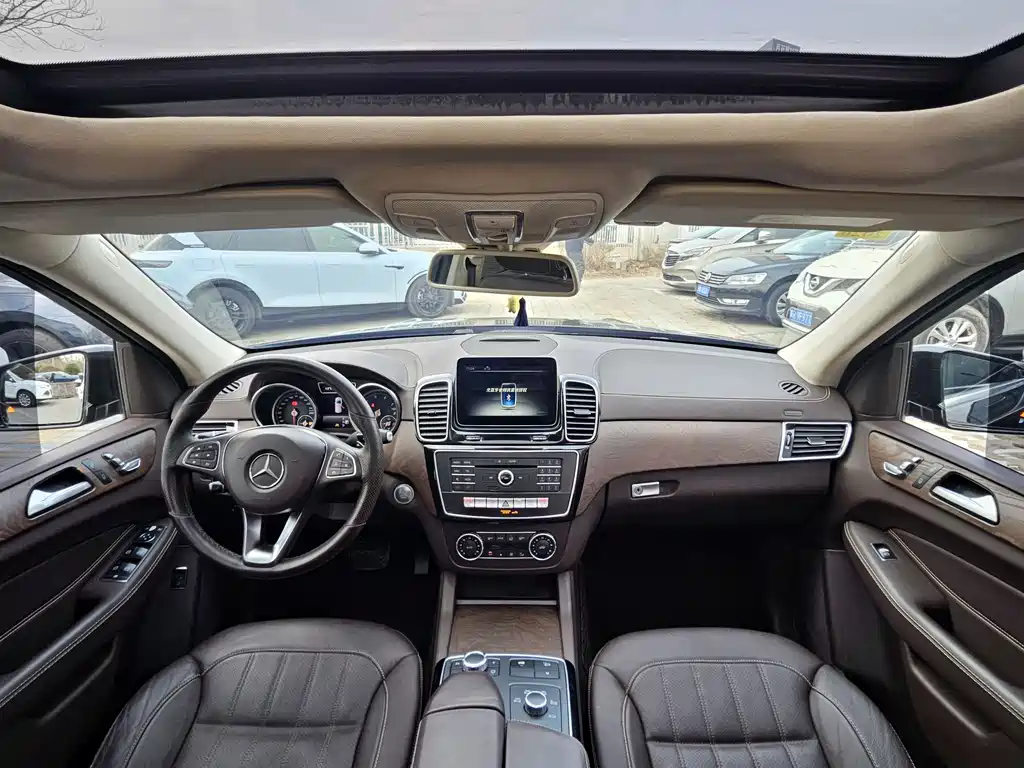 Mercedes-Benz GLE 2018 — фото 12