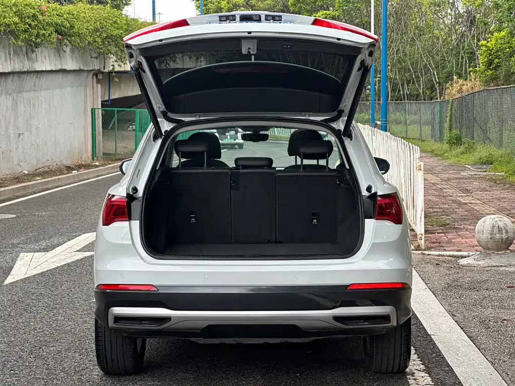 Audi Q3 2019 — фото 21
