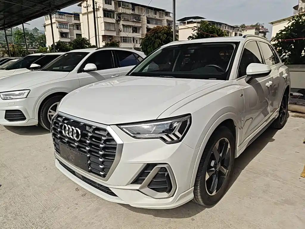 Audi Q3 2019 — фото 1