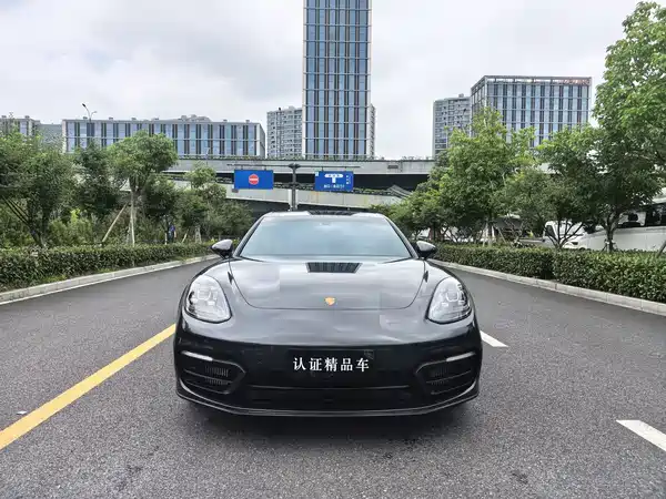 Porsche Panamera 2022
