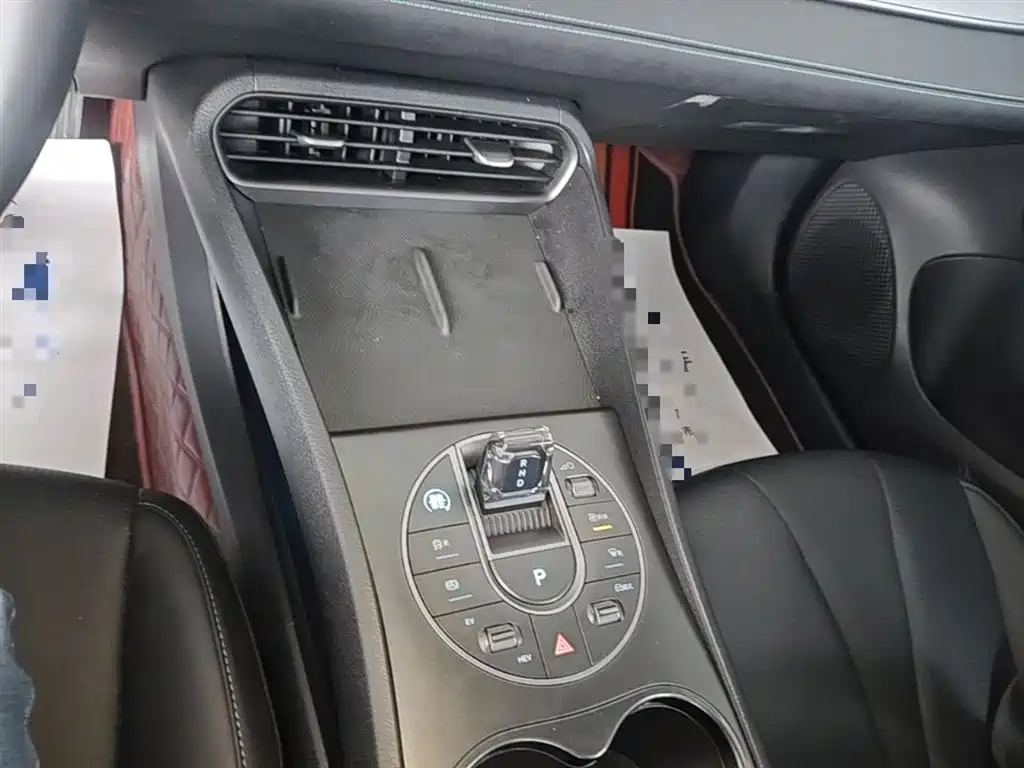 BYD Seal 05 DM-i 2025 — фото 14