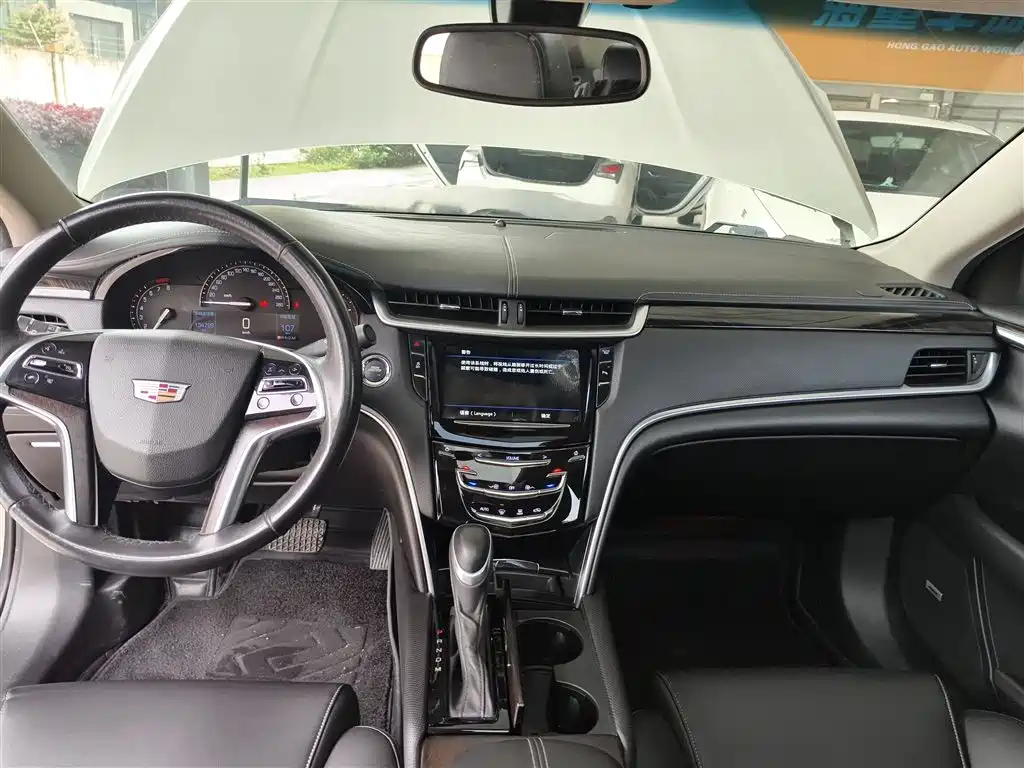 Cadillac XTS 2018 — фото 10