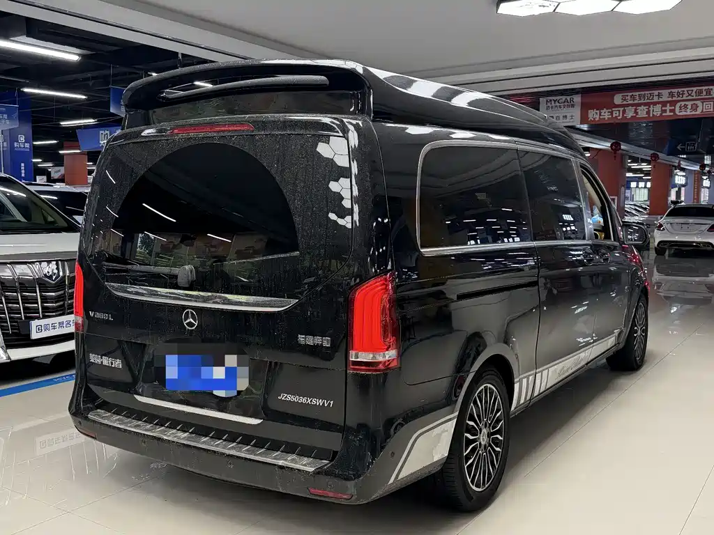 Mercedes-Benz V-Class 2020 — фото 12