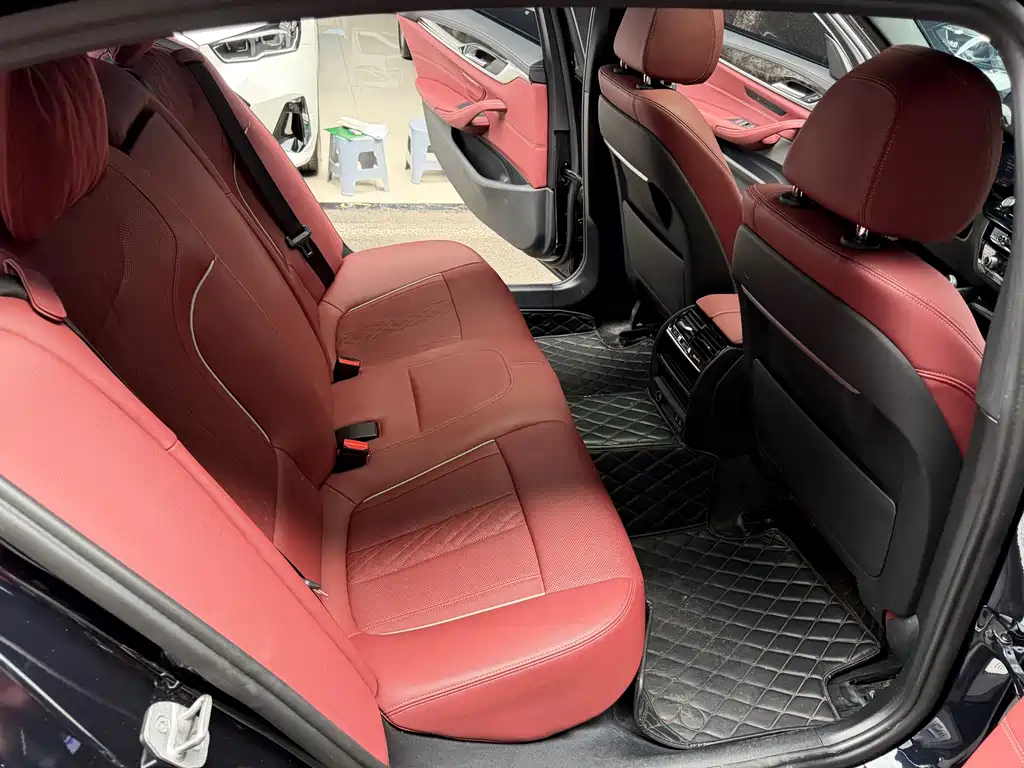 BMW 5 Series 2022 — фото 18