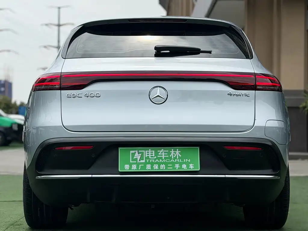 Mercedes-Benz EQC 2020 — фото 19