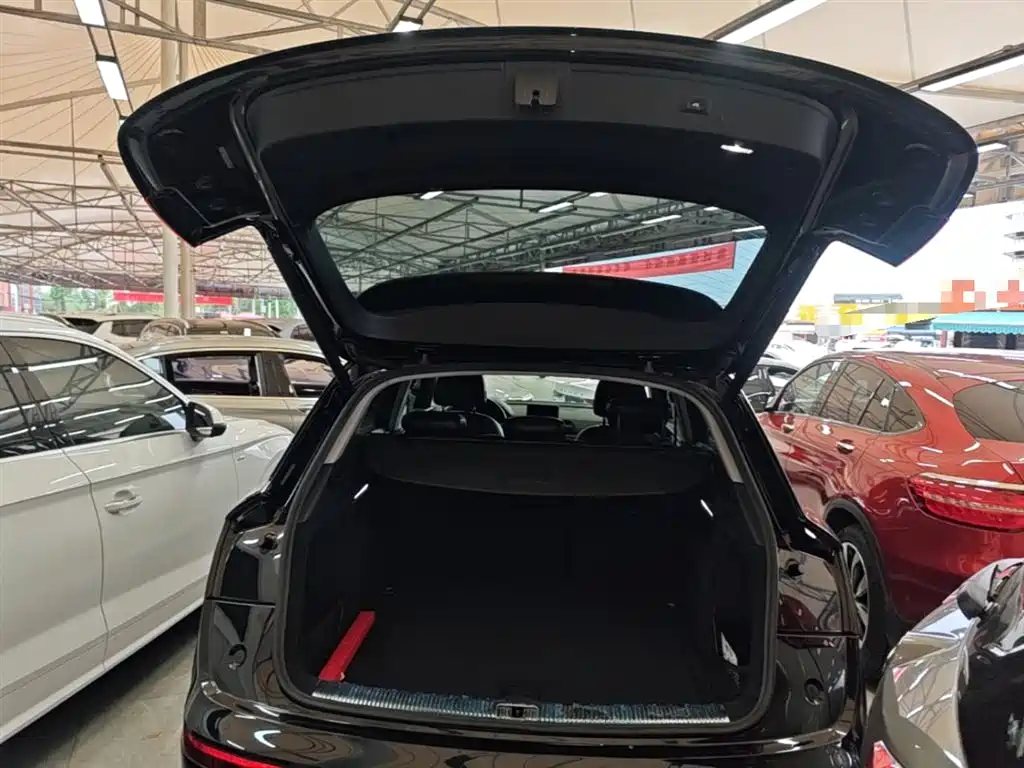 Audi Q5L 2019 — фото 19