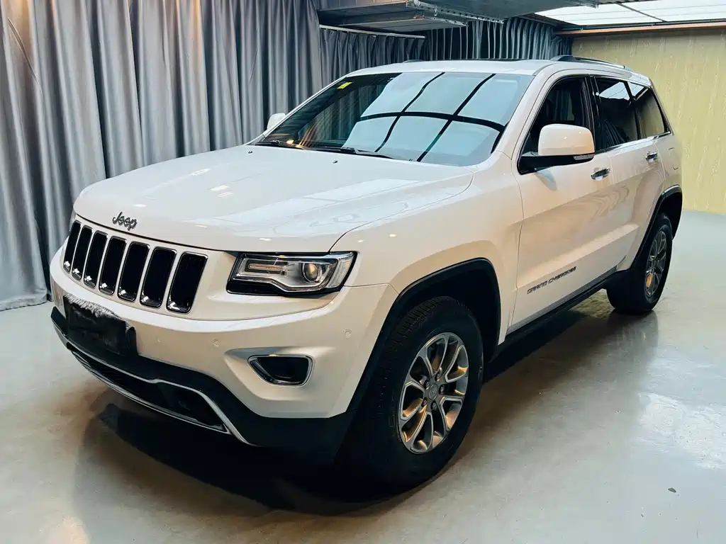 Jeep Grand Cherokee 2015 — фото 1