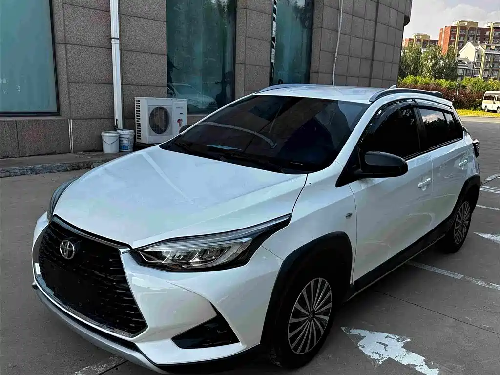 Toyota Yaris L 2021