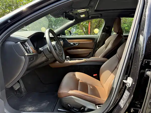 Volvo S90 2024