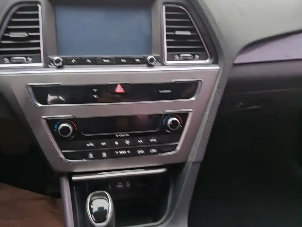 Hyundai Sonata 2016 — фото 14