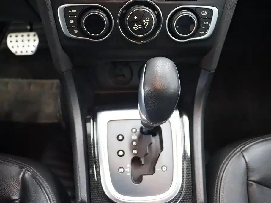 Citroën C4L 2013 — фото 15