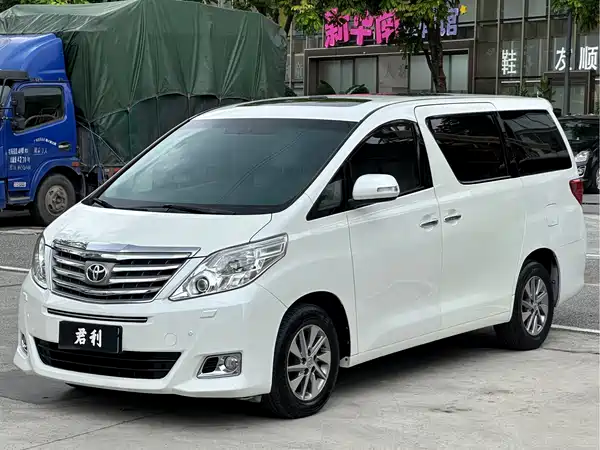 Toyota Alphard 2012