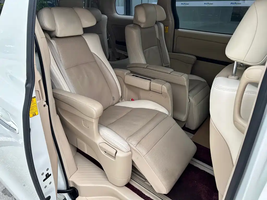 Toyota Alphard 2015 — фото 9