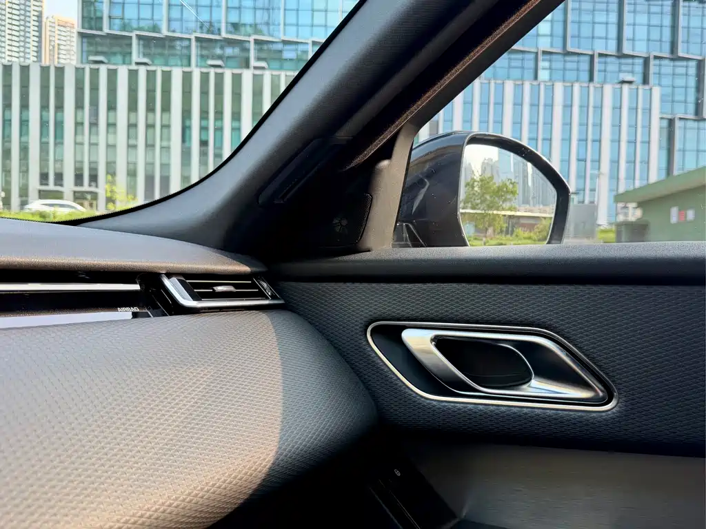 Land Rover Velar 2019 — фото 15
