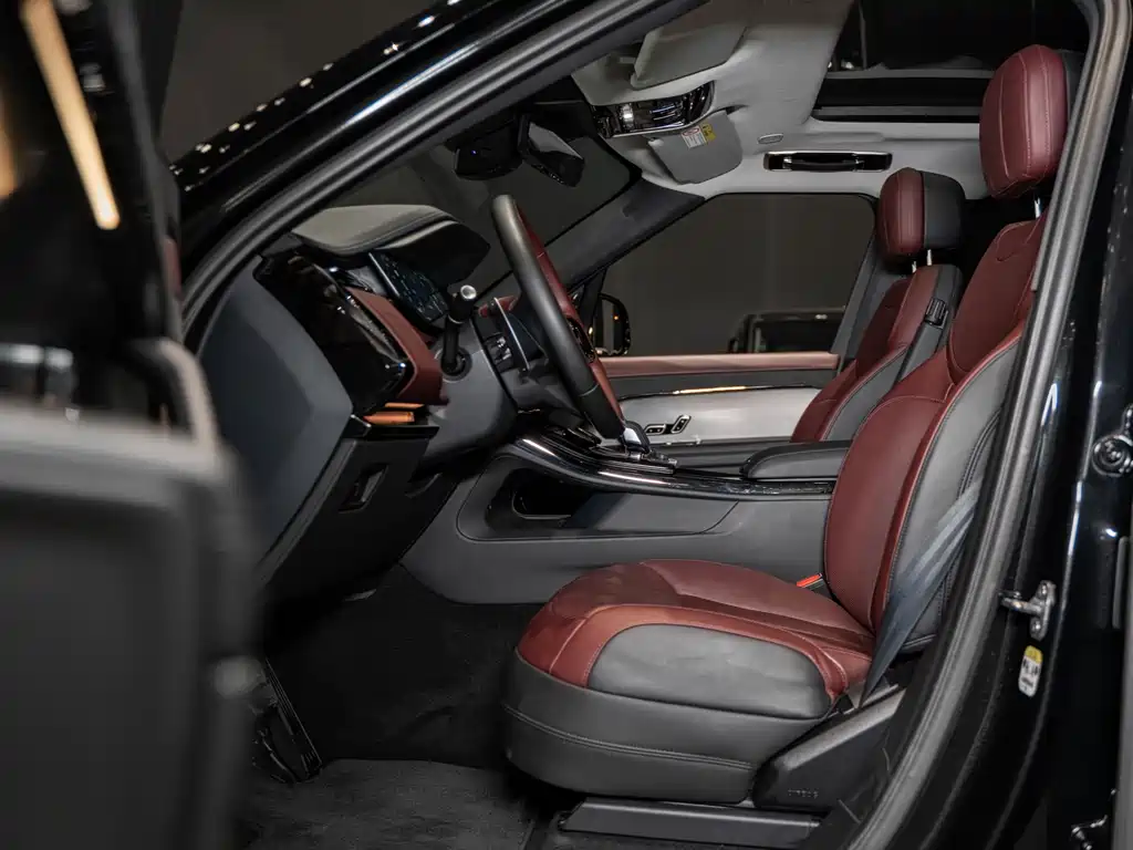 Land Rover Sport 2023 — фото 14