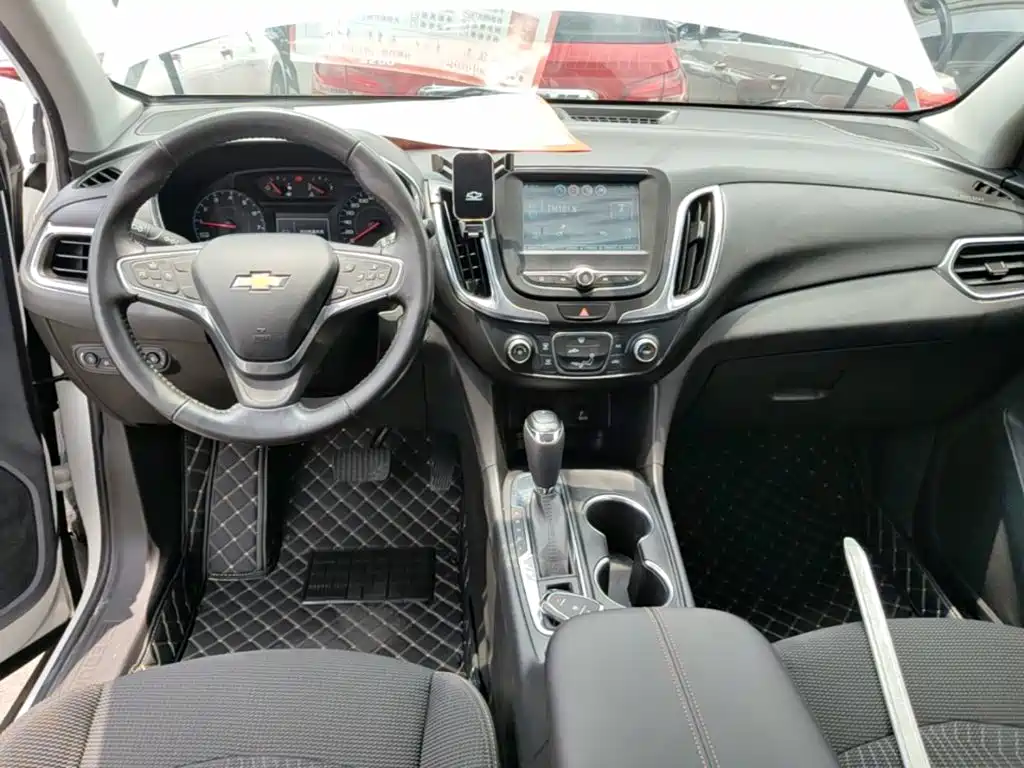 Chevrolet Equinox 2018 — фото 10