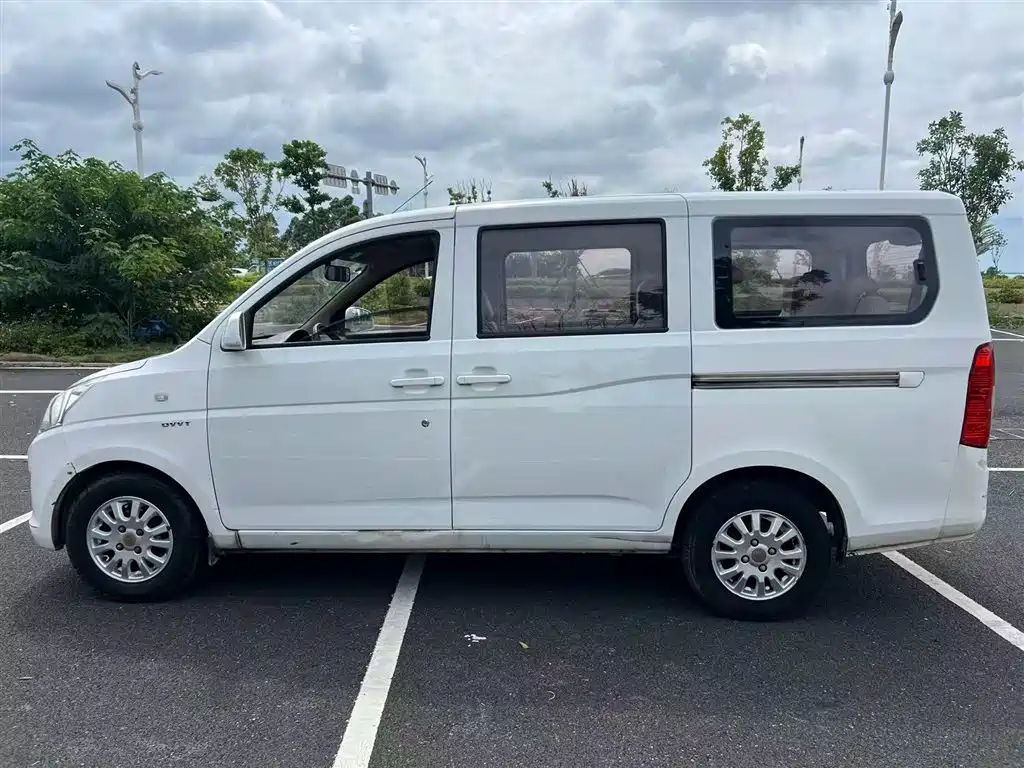 Wuling Rongguang V 2017 — фото 8