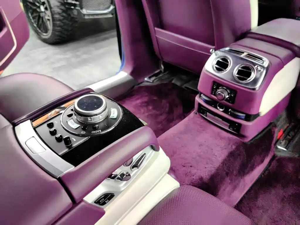 Rolls-Royce Ghost 2015 — фото 11