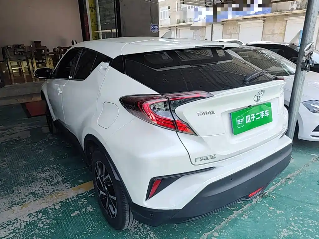 Toyota C-HR 2020 — фото 5