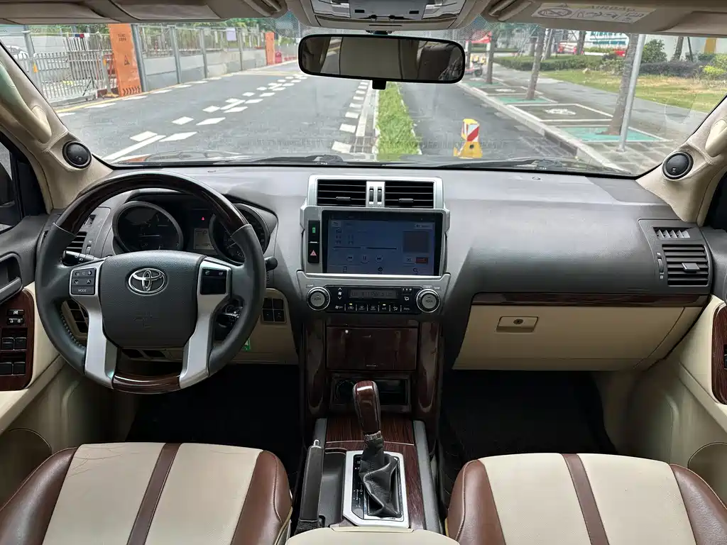 Toyota Prado 2014 — фото 18