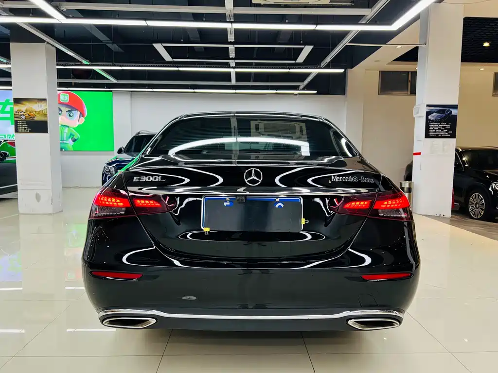 Mercedes-Benz E-Class 2022 — фото 18
