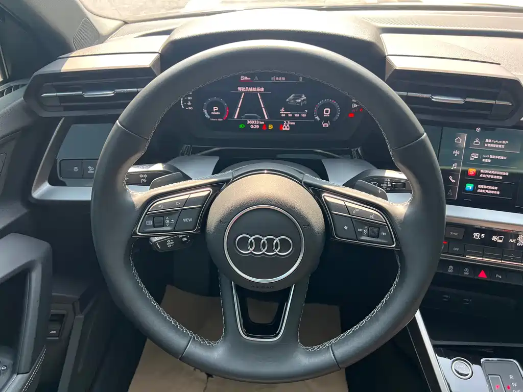 Audi A3 2023 — фото 15
