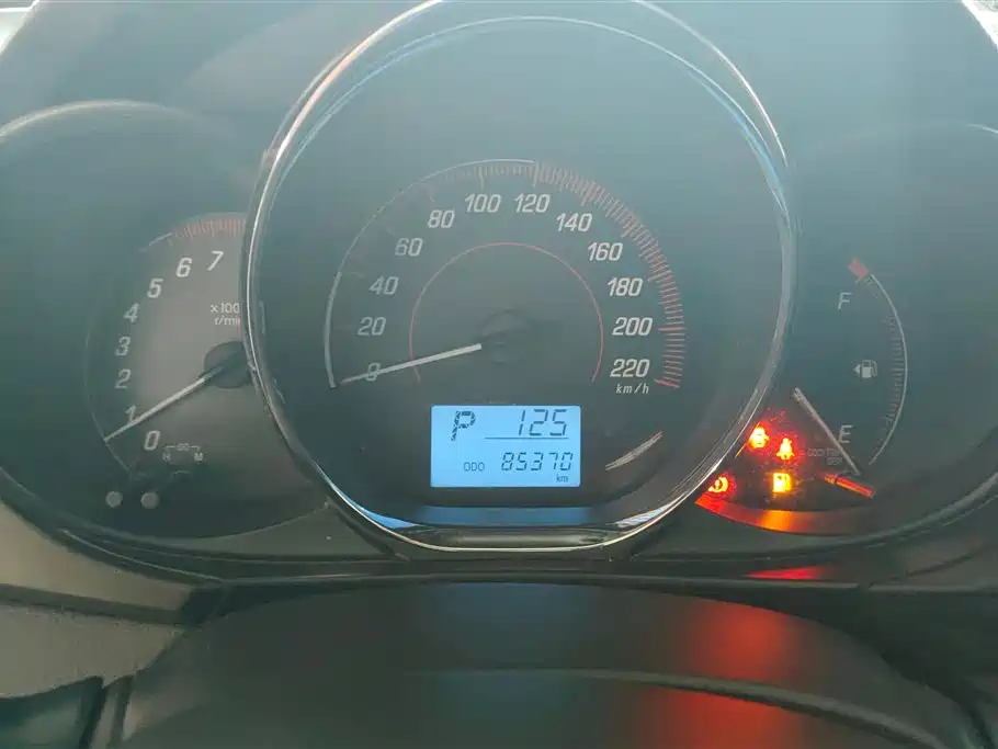 Toyota Yaris L 2020 — фото 14