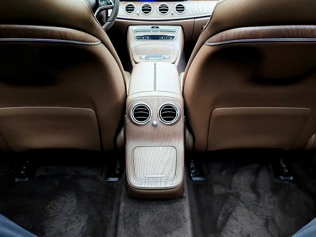 Mercedes-Benz E-Class 2021 — фото 12